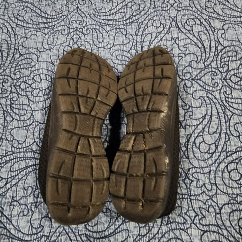 Black Skechers Women's Summits | Size 7 - Picture 3 of 5